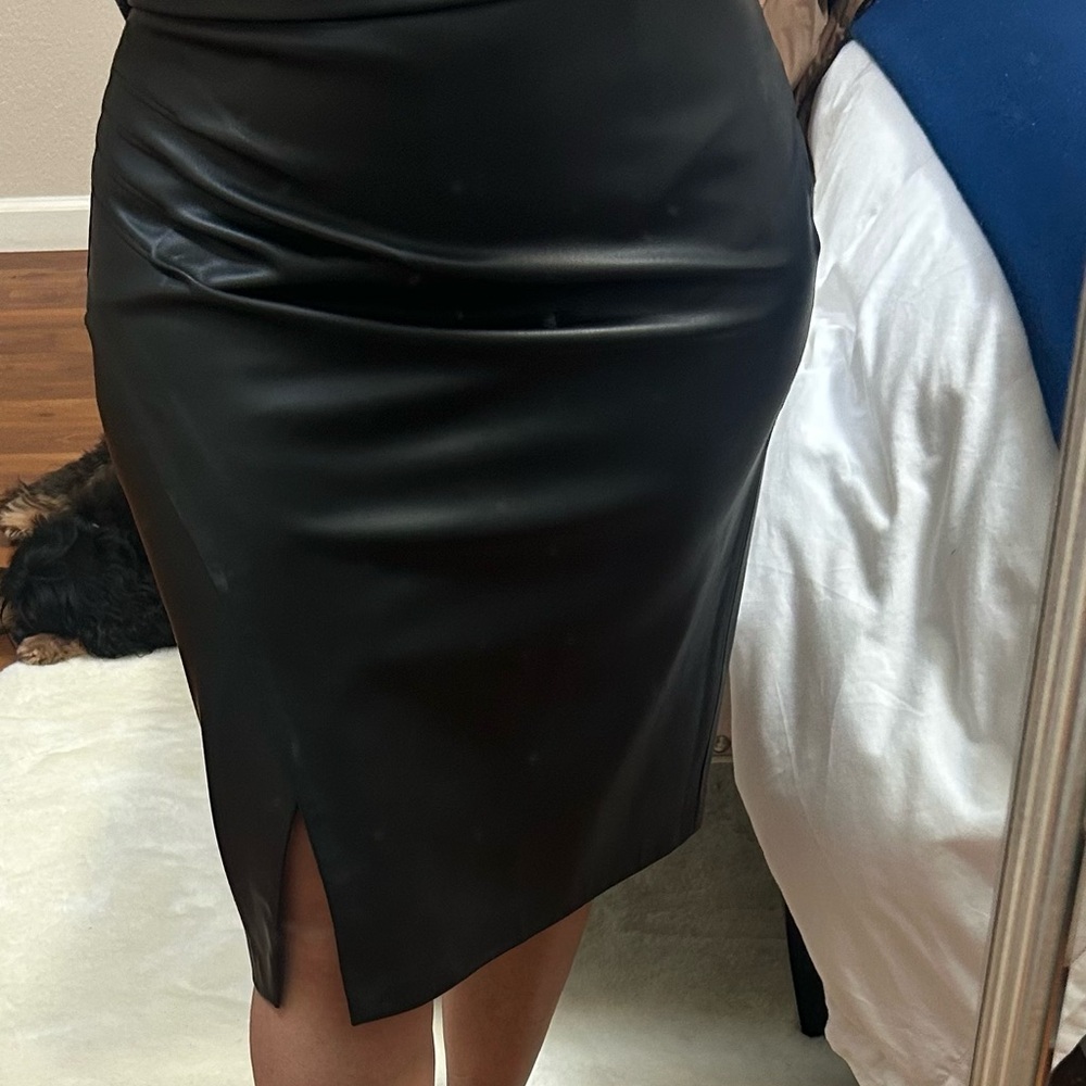 L'AGENCE Black Pencil Skirt with Slit